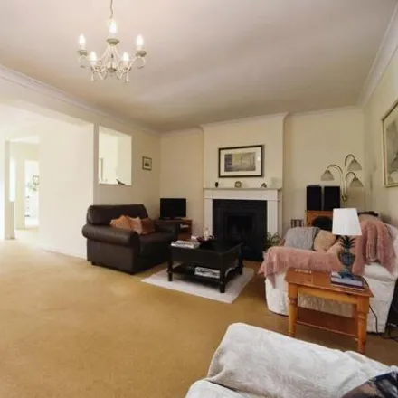 Image 2 - Everest Rise, Billericay, CM12 9JB, United Kingdom - Duplex for sale