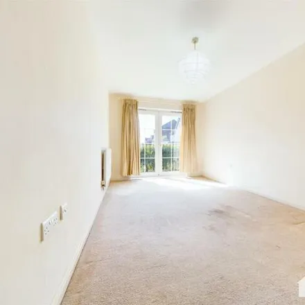 Image 7 - Cotswold Drive, North Hertfordshire, SG1 6GT, United Kingdom - Apartment for sale