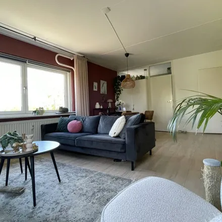 Rent this 2 bed apartment on Kalmoesstraat 191 in 7322 NN Apeldoorn, Netherlands