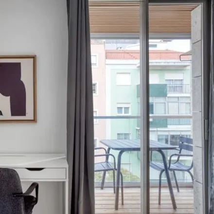 Image 5 - Rua Pinheiro Chagas 22, 1050-180 Lisbon, Portugal - Apartment for rent