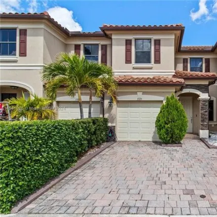 Rent this 3 bed townhouse on 3375 West 89th Terrace in Hialeah, FL 33018