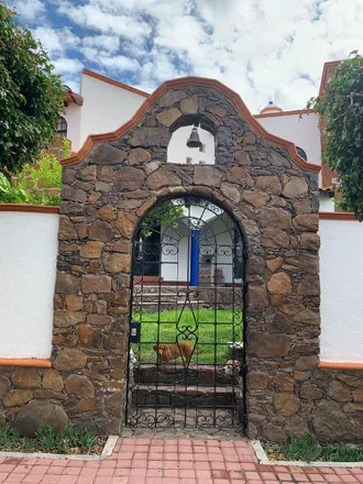 Buy this studio house on Cerro Prieto in Delegaciön Santa Rosa Jáuregui, Juriquilla