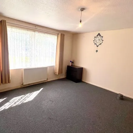 Rent this 3 bed apartment on Brookhouse Road in Farnborough, GU14 0BT