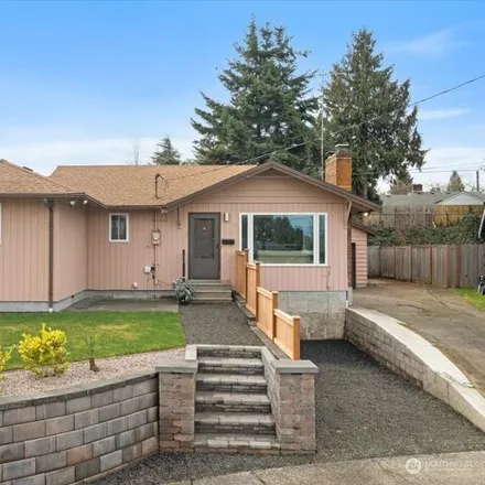 Buy this 3 bed house on 10729 66th Avenue South in Seattle, WA 98178