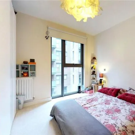 Image 6 - Lake House, Green Lanes Walk, London, N4 2GA, United Kingdom - Room for rent