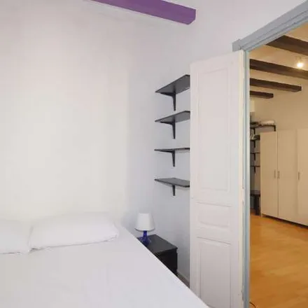 Image 2 - Carrer de Montmany, 28, 08012 Barcelona, Spain - Apartment for rent