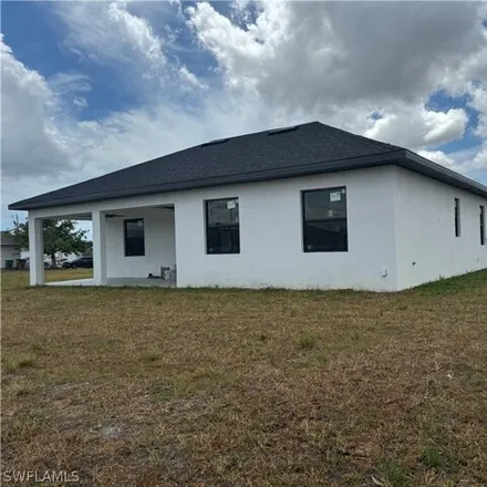 Image 2 - 707 Ne Juanita Pl, Cape Coral, Florida, 33909 - House for sale