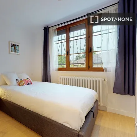 Rent this 4 bed room on 25 Avenue de l’Étoile in 93160 Noisy-le-Grand, France