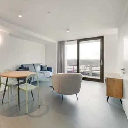 Rent this 1 bed room on Balfron Tower in St Leonard's Road, London