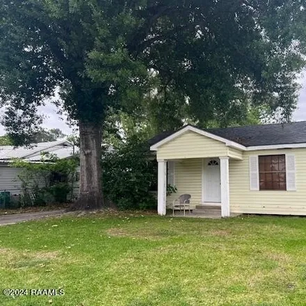 Buy this 2 bed house on 106 Whitney Street in Lafayette, LA 70501