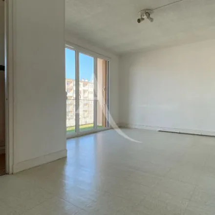 Rent this 3 bed apartment on 23 Rue Félix Faure in 78700 Conflans-Sainte-Honorine, France