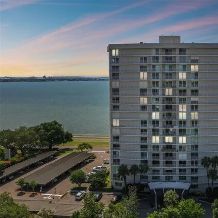 Buy this 3 bed condo on West Palm Drive in Tampa, FL 33608