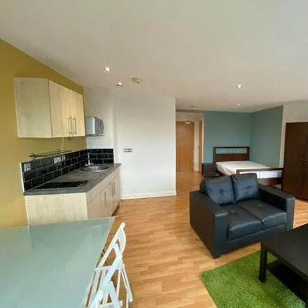Image 4 - West One Cube, Broomhall Street, Devonshire, Sheffield, S3 7XG, United Kingdom - Apartment for rent