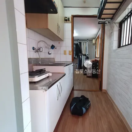Rent this studio apartment on 서울특별시 강동구 길동 233-3