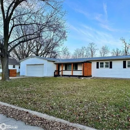 Buy this 3 bed house on 2435 Jackson Avenue in Keokuk, IA 52632