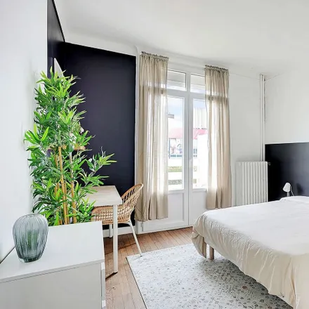 Rent this 1 bed apartment on 6 Rue de Versailles in 92140 Clamart, France