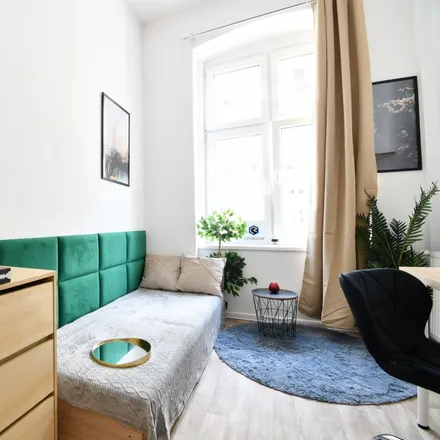 Rent this 3 bed room on Wrocławska 16 in 61-838 Poznan, Poland
