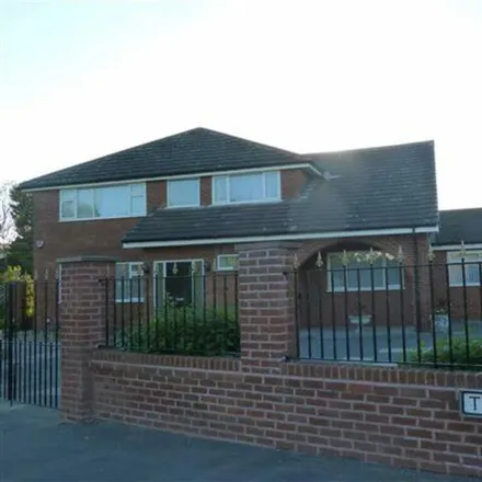 Rent this 5 bed house on The Serpentine North in Little Crosby, L23 6UU