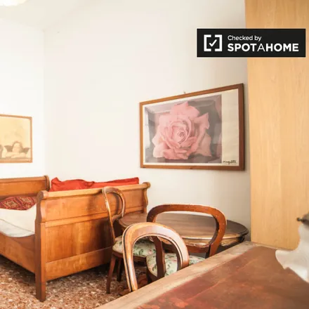 Rent this 2 bed room on Trattoria Pizzeria "Vecchi Sapori" in Via Raffaele Balestra, 32/34/36