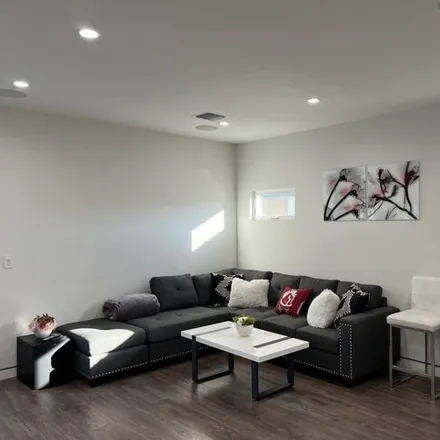 Image 3 - 4632 Franklin Avenue, Los Angeles, CA 90027, USA - House for rent