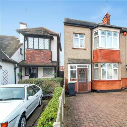 Buy this 3 bed duplex on Blenheim Crescent in Leigh on Sea, SS9 3JB