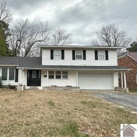 Buy this 4 bed house on 914 South 1st Street in Mayfield, KY 42066