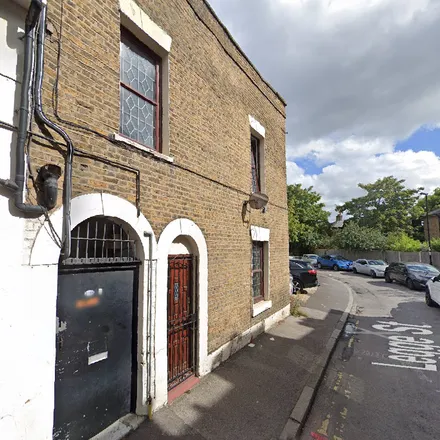 Rent this 3 bed house on Heolby & Company in Lewisham High Street, London