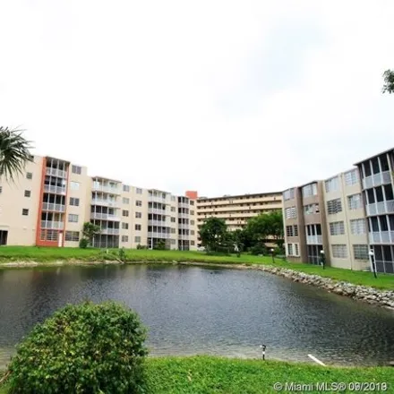 Buy this 2 bed condo on 1700 Northeast 191st Street in Miami-Dade County, FL 33179