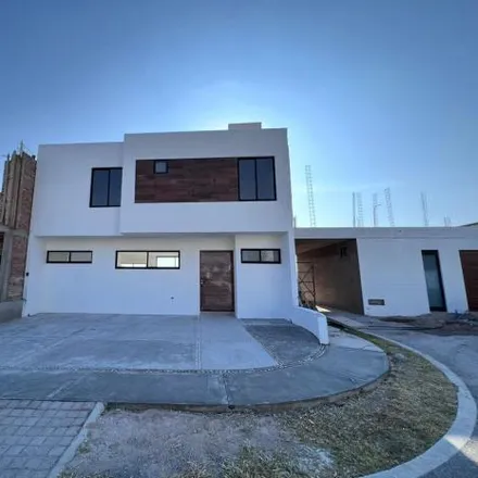 Buy this 3 bed house on Calle San Isidro in Delegación Cayetano Rubio, 76149 Querétaro