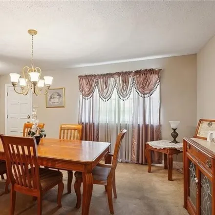 Image 3 - 3821 Clearview Parkway, Pontchartrain Gardens, Metairie, LA 70006, USA - House for sale