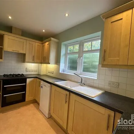Image 3 - Iddesleigh Road, Bournemouth, BH3 7NF, United Kingdom - Apartment for sale