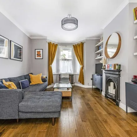 Rent this 4 bed apartment on 31 Waldo Road in London, NW10 6AS