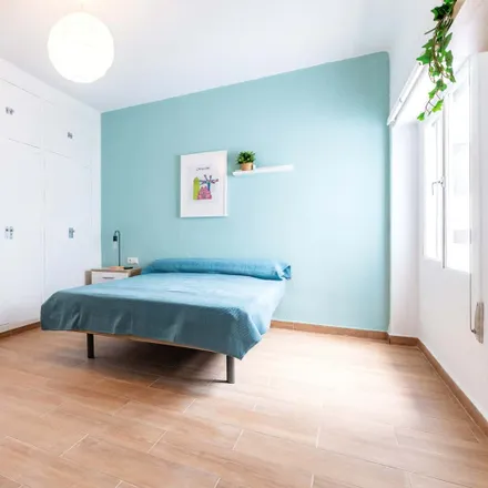 Rent this 5 bed room on Zaymar in Calle Historiador Viciana, 12001 Castelló de la Plana