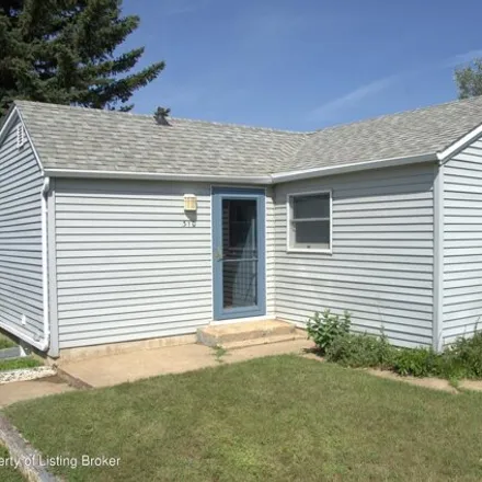 Image 1 - 666 4th Street Southwest, Bowman, ND 58623, USA - House for sale