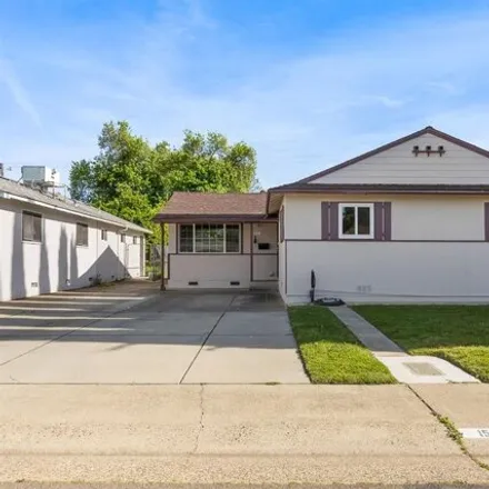 Buy this 4 bed house on 1544 Portsmouth Avenue in Peethill, West Sacramento