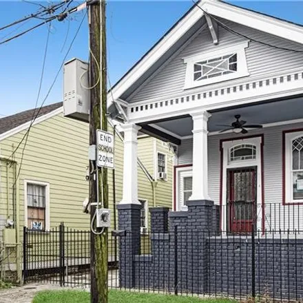 Image 1 - 808 9th Street, New Orleans, LA 70115, USA - House for sale