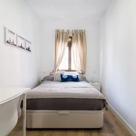 Rent this 3 bed room on Madrid in Veza - Muller, Calle de la Veza