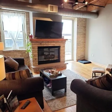 Image 3 - The Warehouse Lofts, 413 North 2nd Street, Milwaukee, WI 53203, USA - House for rent