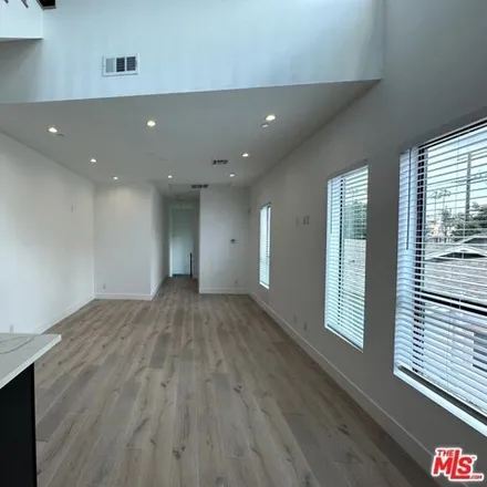 Image 3 - 3440 London Street, Los Angeles, CA 90026, USA - House for rent