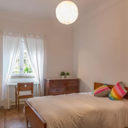 Rent this 5 bed room on Praça Gonçalo Trancoso in 1700-203 Lisbon, Portugal