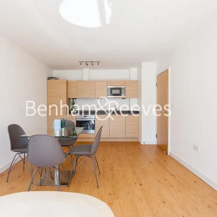 Image 9 - Jun Ming Xuan, 28 Heritage Avenue, London, NW9 5GE, United Kingdom - Apartment for rent