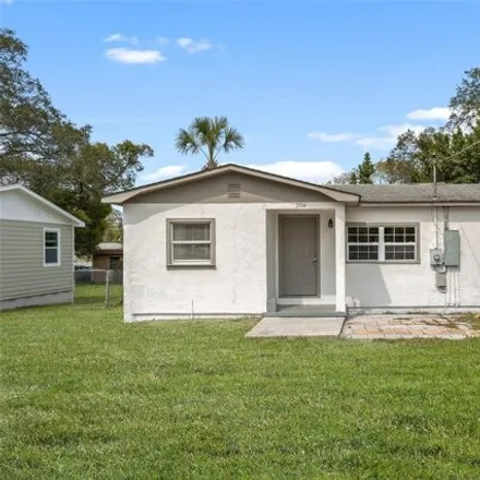 Buy this 3 bed house on 2104 East Annie Street in Tampa, FL 33612