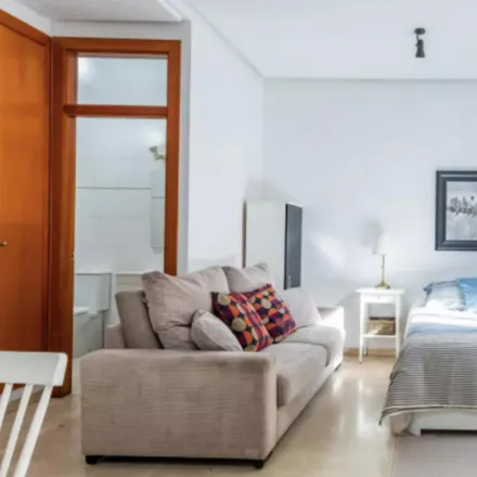 Rent this studio apartment on Montmarte in Carrer de Sant Martí, 46001 Valencia