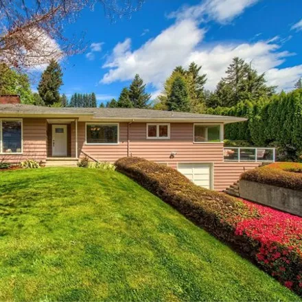 Buy this 5 bed house on 299 Shepard Avenue in Stevenson, WA 98648