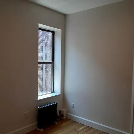 Rent this 3 bed apartment on 57 East 97th Street in New York, NY 10029