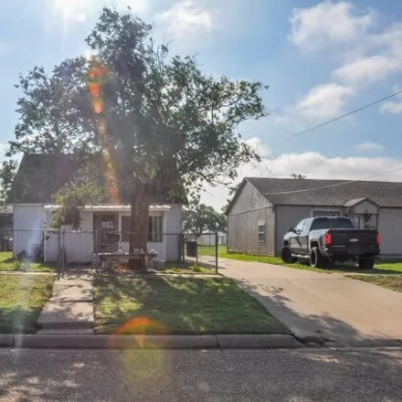Buy this 3 bed house on 714 Elm St in Plainview, Texas