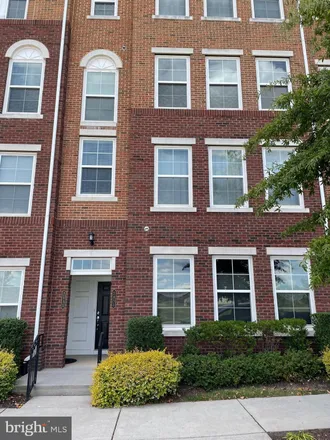 Rent this 3 bed townhouse on 2953 Finsbury Place in Oakton, Fairfax County