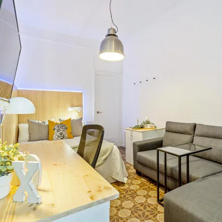 Rent this 5 bed room on Passeig de Sant Joan in 56, 08009 Barcelona