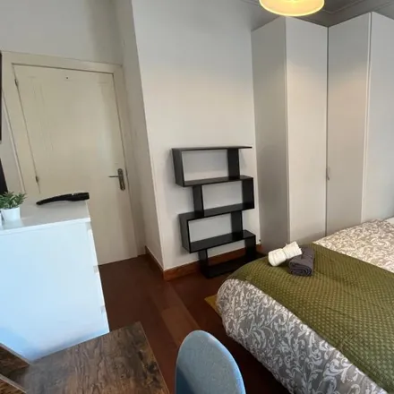 Rent this 4 bed room on Calle Labayru / Labayru kalea in 25, 48012 Bilbao