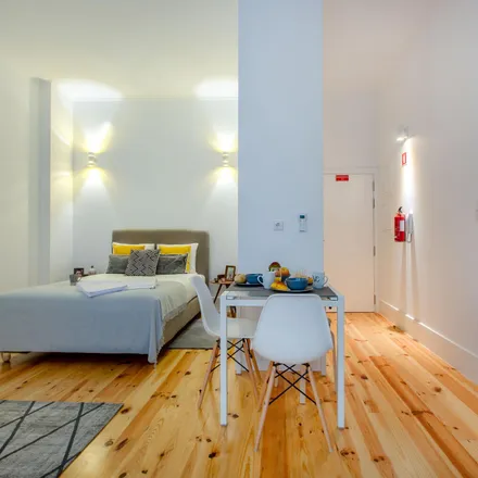 Image 2 - Casas & Coisas, Rua de Santa Catarina, 4000-445 Porto, Portugal - Apartment for rent